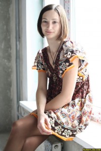 Девушка у окна photo #3