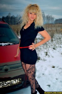Девушки и машины зимой photo #12